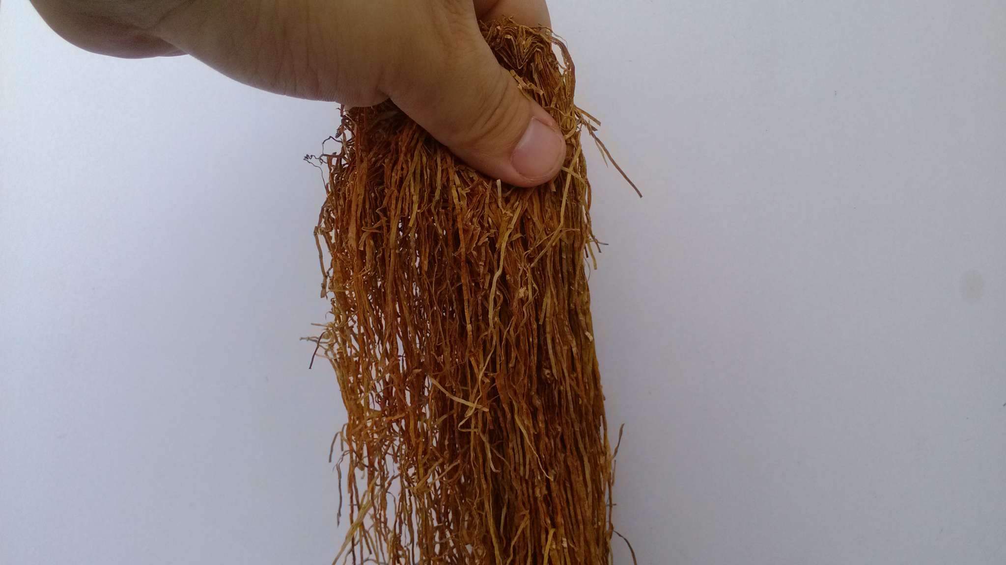 一直都深受广大烟友的喜爱,这是我们前进的动力,做高品质,原烟叶切丝